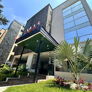 https://plaza-granada.colombiamedellinhotels.com